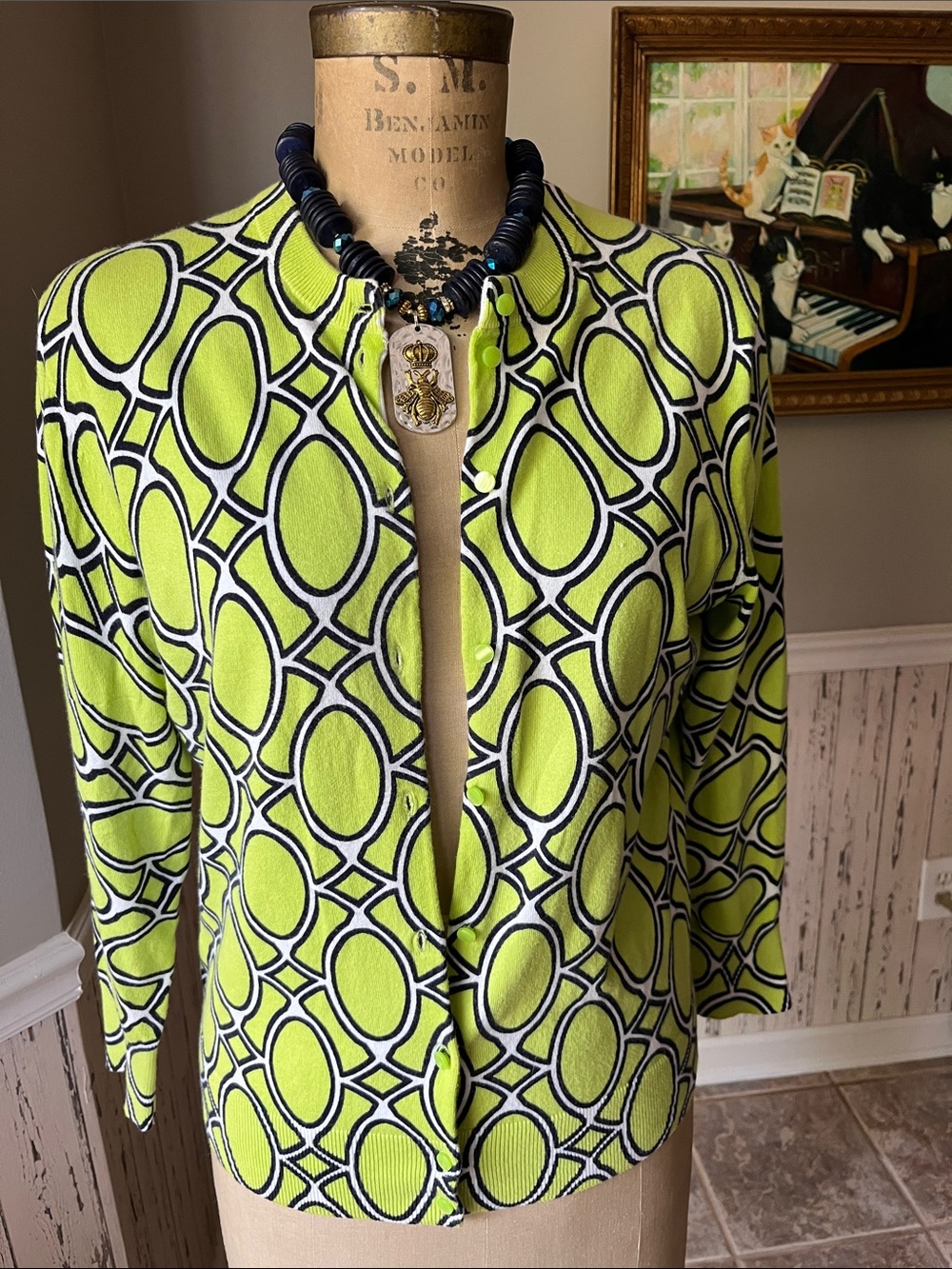Crown & Ivy Lime Green Geometric Button-Front Cardigan